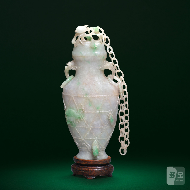 晚清/民國 翡翠雕雙活環耳帶鏈籃式蓋瓶 | A JADEITE BASKET-DESIGN VASE AND CHAINED COVER